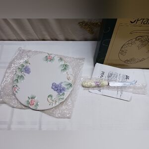 Pfaltzgraff Grapevine Cheese Tray With Sculpted Slicer